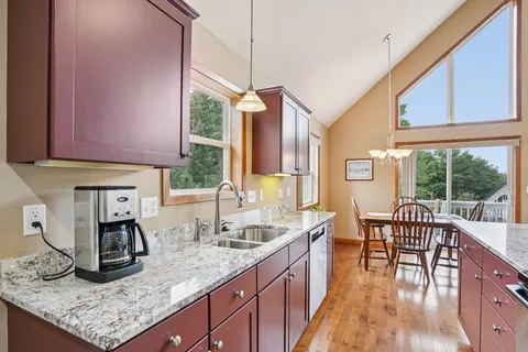 $424,900 | N6106 Fox Glen Road, Portage, WI 53901