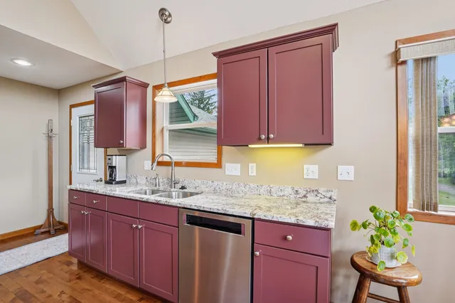 $424,900 | N6106 Fox Glen Road, Portage, WI 53901