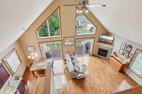 $424,900 | N6106 Fox Glen Road, Portage, WI 53901