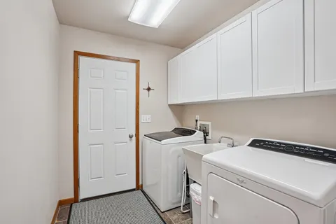 $424,900 | N6106 Fox Glen Road, Portage, WI 53901