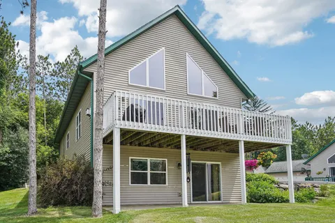 $424,900 | N6106 Fox Glen Road, Portage, WI 53901