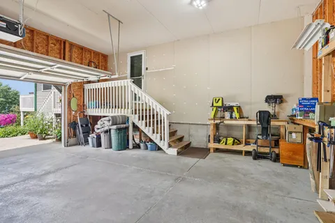 $424,900 | N6106 Fox Glen Road, Portage, WI 53901