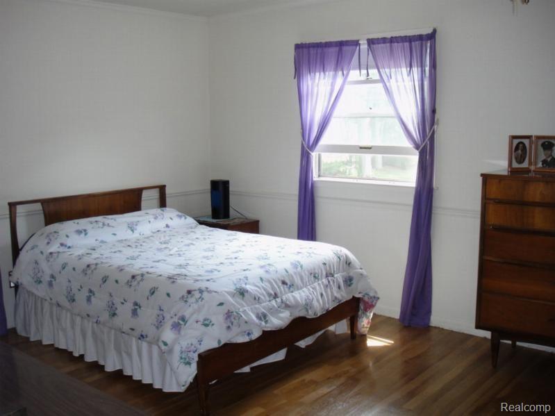 868 Cobblestone Drive Rochester, MI 48309 - Photo 21 of 24 Bedroom