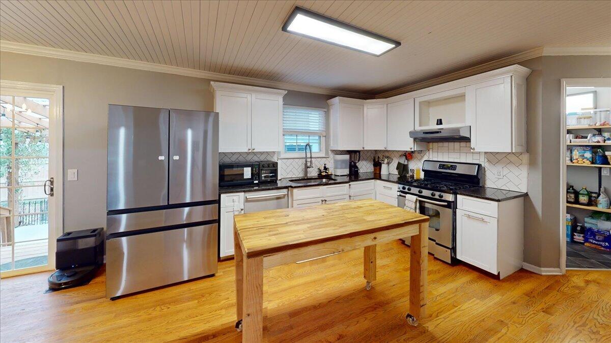 8712 Oak View Drive Chattanooga, TN 37421 - Photo 13 of 41 56-8712-Oak-View-Dr-Kitchen