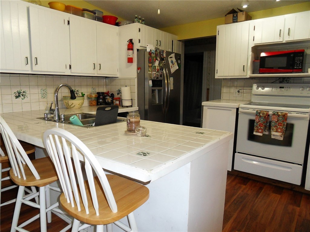 84 Park Place Woonsocket, RI 02895 - Photo 7 of 38 Gallery Image 7