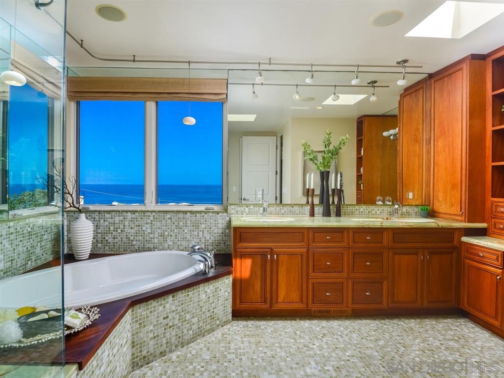 1876 Little Street La Jolla, CA 92037 - Photo 14 of 25