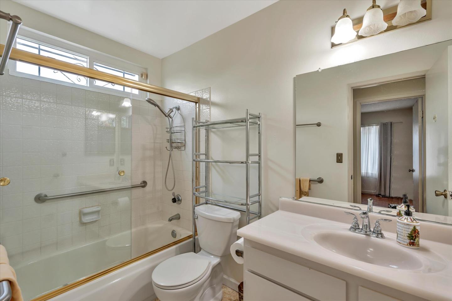 188 Masonic Drive Vallejo, CA 94591 - Photo 22 of 28 a bathroom with a sink a toilet and shower