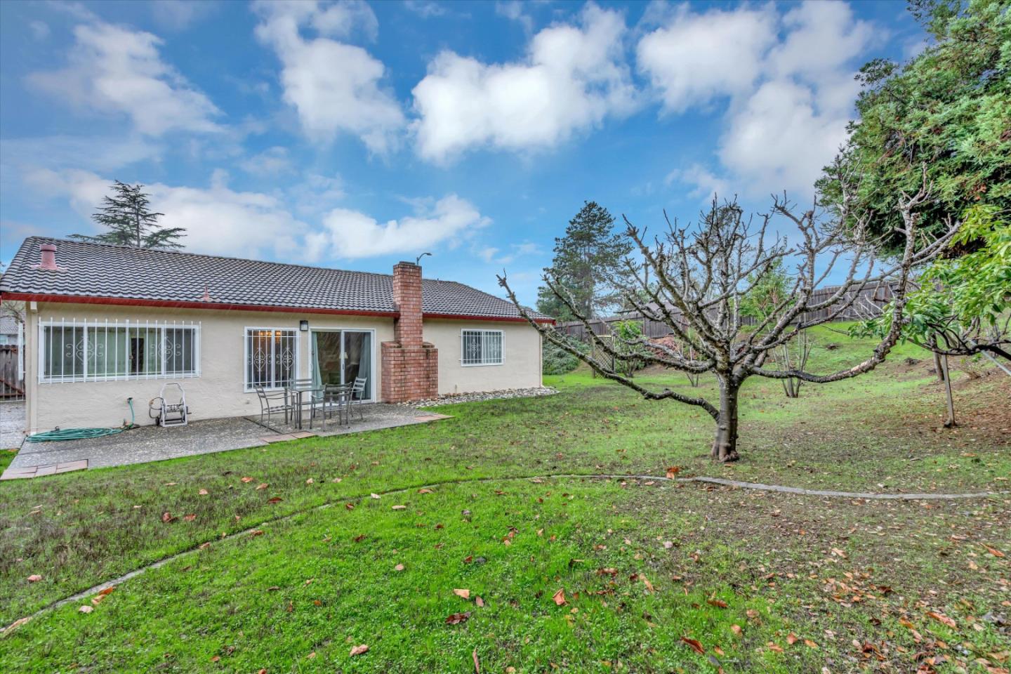 188 Masonic Drive Vallejo, CA 94591 - Photo 24 of 28 a front view of a house with a yard