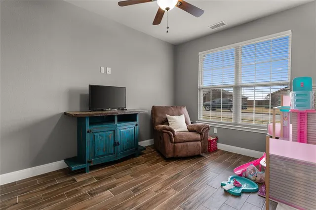 $324,900 | 423 Stoneridge Drive, Hillsboro, TX 76645