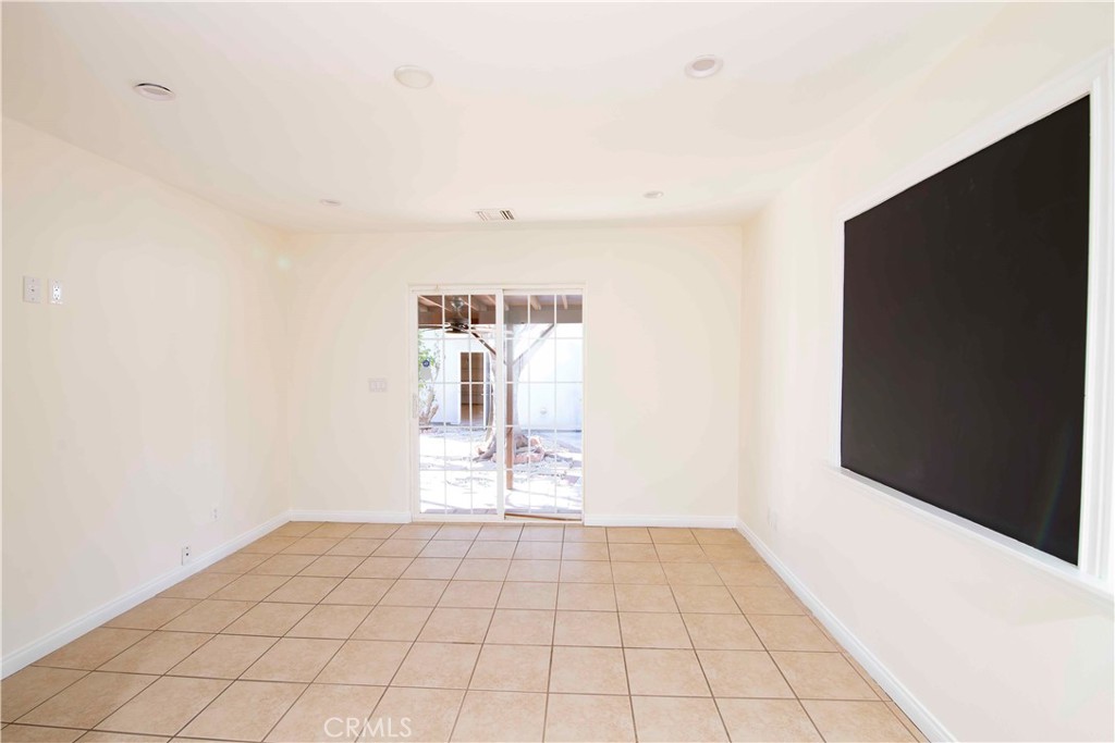 6417 White Oak Avenue Reseda, CA 91335 - Photo 29 of 50 a view of an empty room