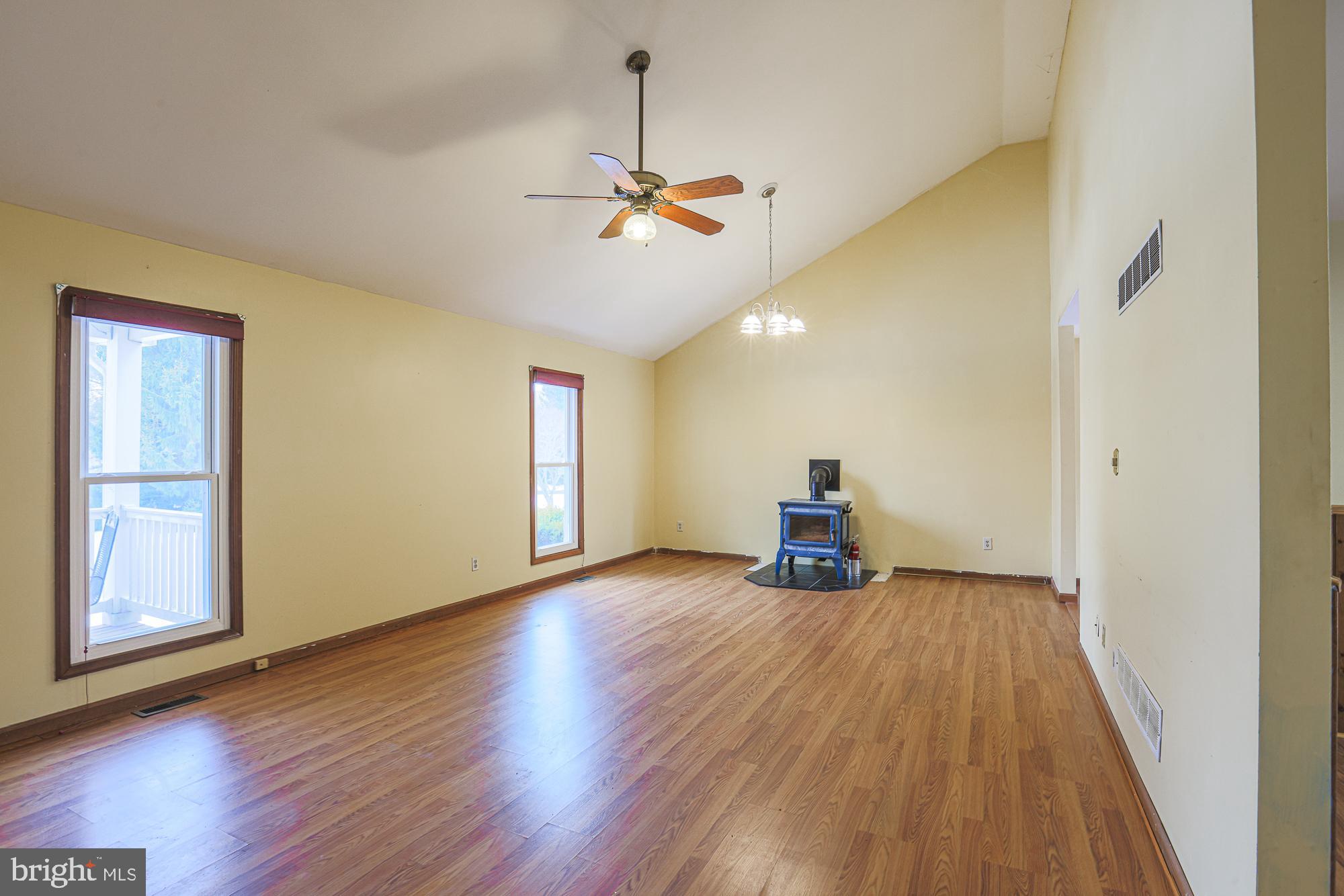 31 Blake Road Elkton, MD 21921 - Photo 12 of 54 Spacious room with natural light.