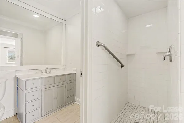 $2,100 | 1323 Queens Road, Unit 227, Charlotte, NC 28207