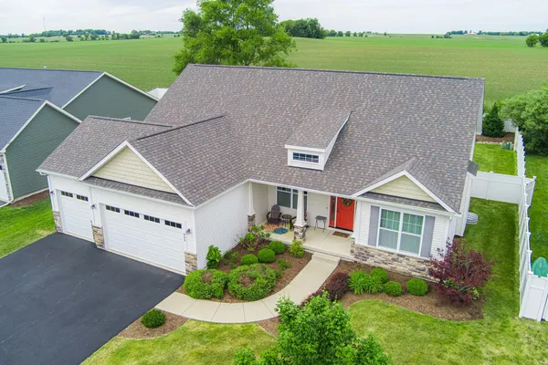 $544,500 | 855 Coventry Circle North, Sycamore, IL 60178