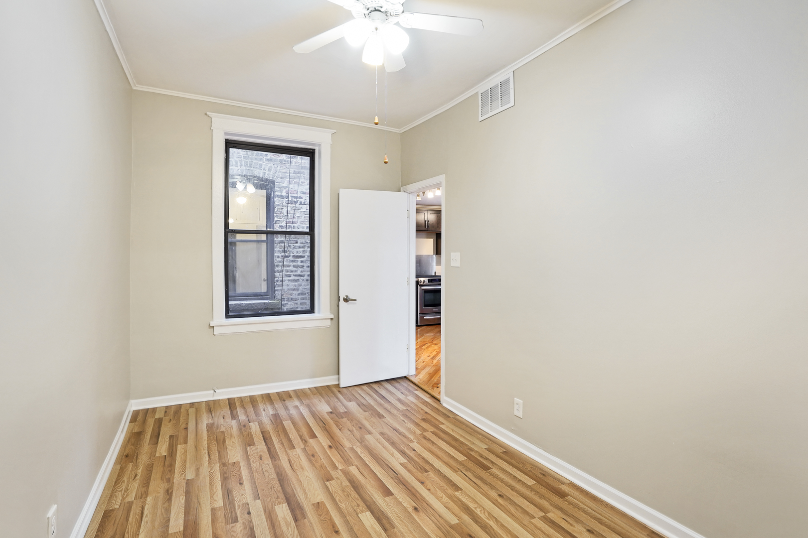 1037 West Polk Street Chicago, IL 60607 - Photo 11 of 36 Gallery Image 11
