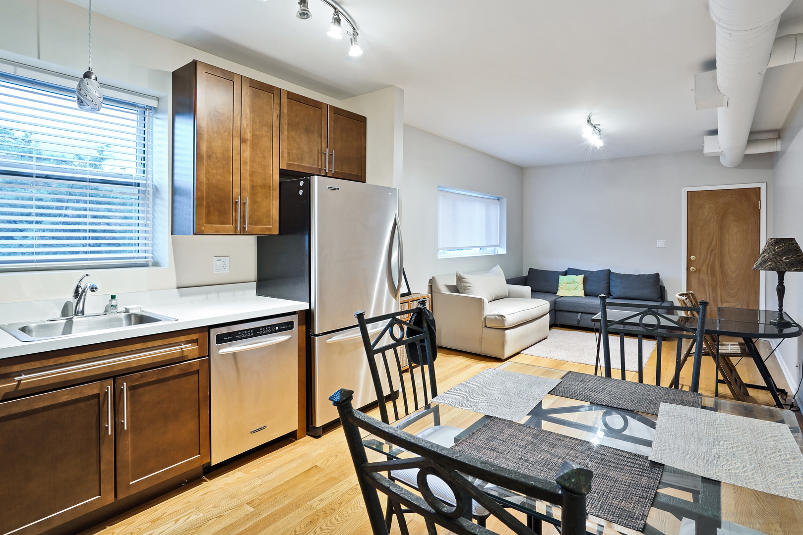 1037 West Polk Street Chicago, IL 60607 - Photo 16 of 36 Gallery Image 16