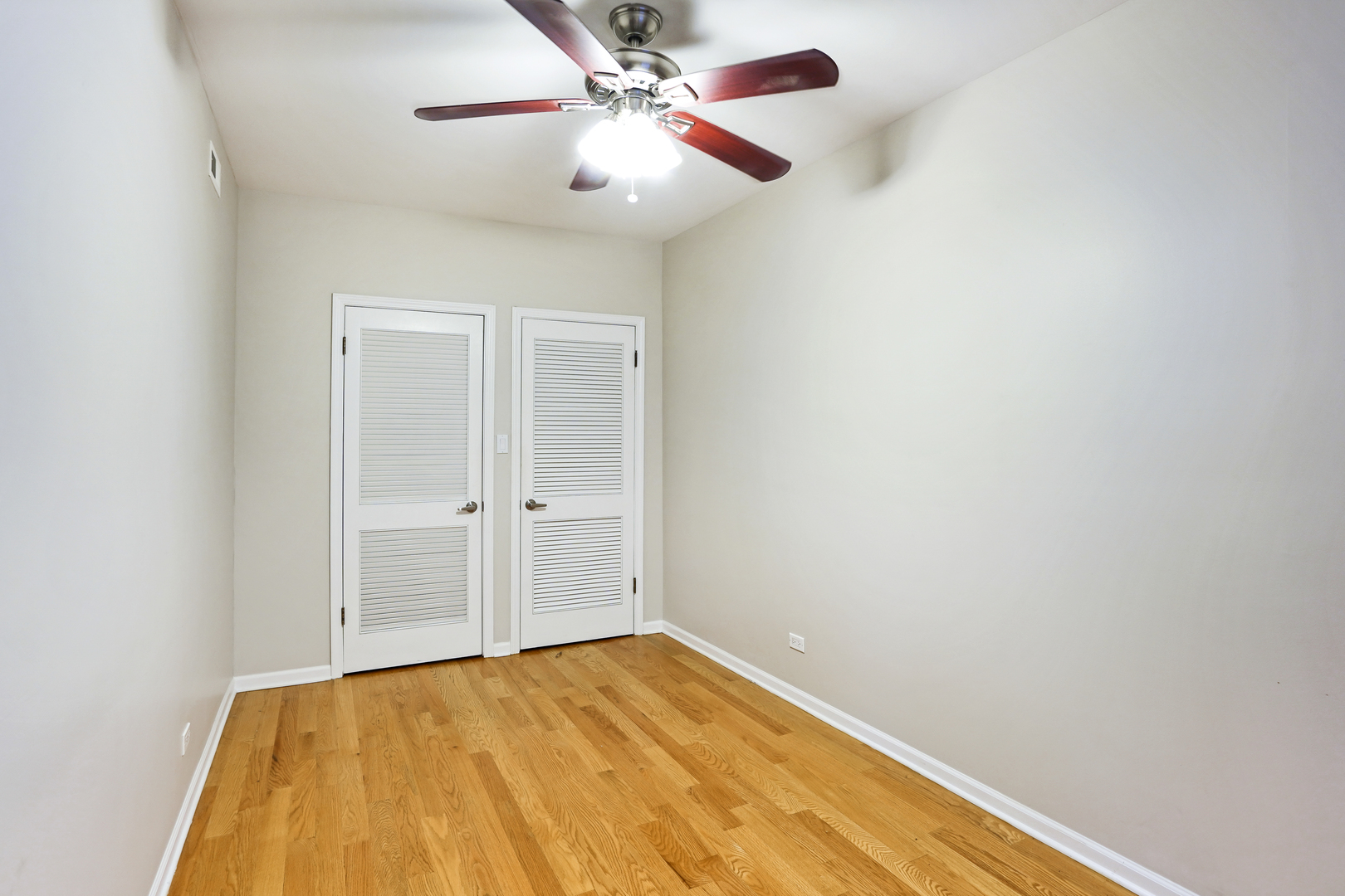 1037 West Polk Street Chicago, IL 60607 - Photo 17 of 36 Gallery Image 17