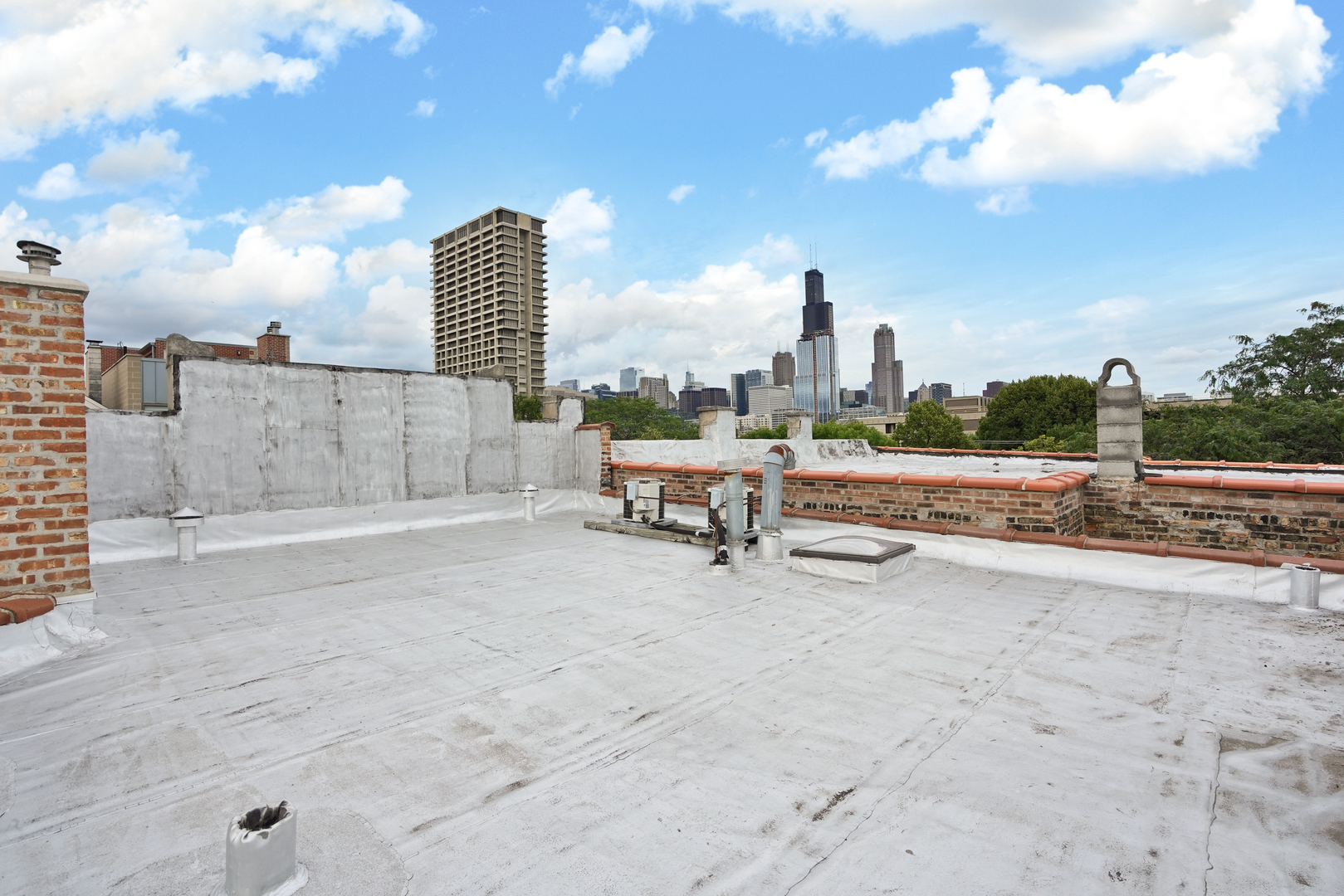 1037 West Polk Street Chicago, IL 60607 - Photo 31 of 36 Gallery Image 31