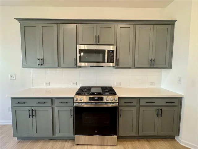 $424,900 | 5449 Hargrove Way, Flowery Branch, GA 30542