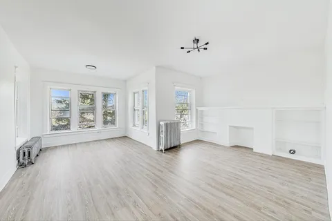 $2,000 | 7733 North Hermitage Avenue, Unit 3N, Chicago, IL 60626