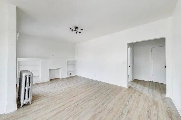 $2,000 | 7733 North Hermitage Avenue, Unit 3N, Chicago, IL 60626