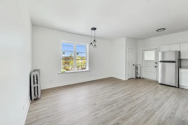 $2,000 | 7733 North Hermitage Avenue, Unit 3N, Chicago, IL 60626