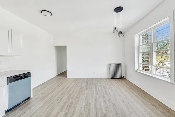 $2,000 | 7733 North Hermitage Avenue, Unit 3N, Chicago, IL 60626