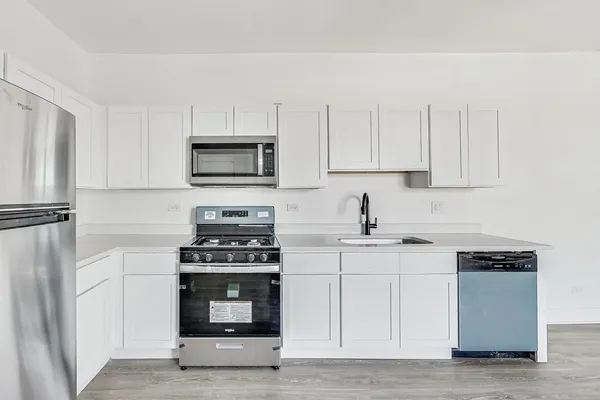 $2,000 | 7733 North Hermitage Avenue, Unit 3N, Chicago, IL 60626