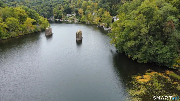 $295,000 | 7 Pootatuck Park Road, Newtown, CT 06482