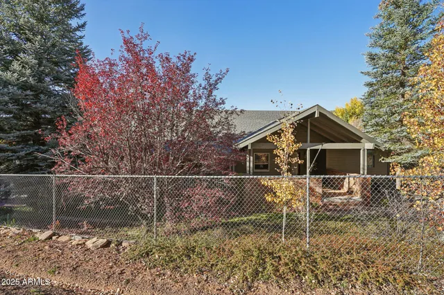 a picture of a bench in a cabinet