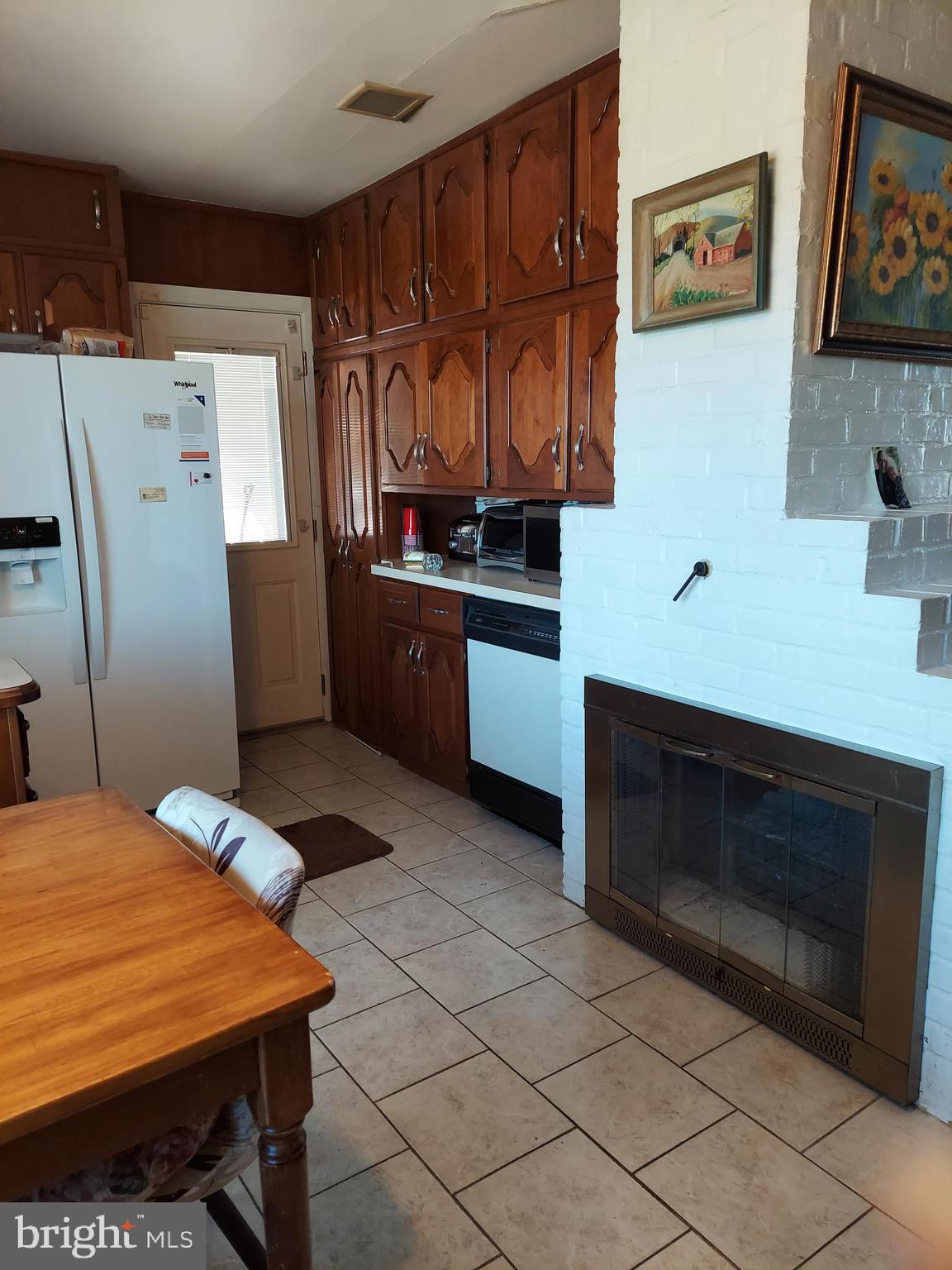 5 Valley Road Levittown, PA 19057 - Photo 4 of 9