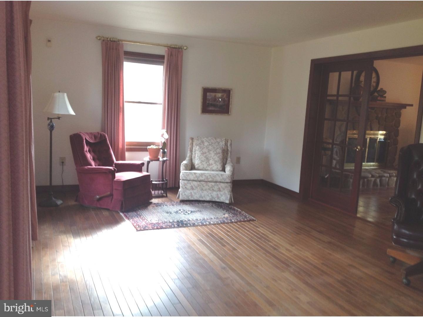 699 Juliustown Georgetown Road Jobstown, NJ 08041 - Photo 3 of 21