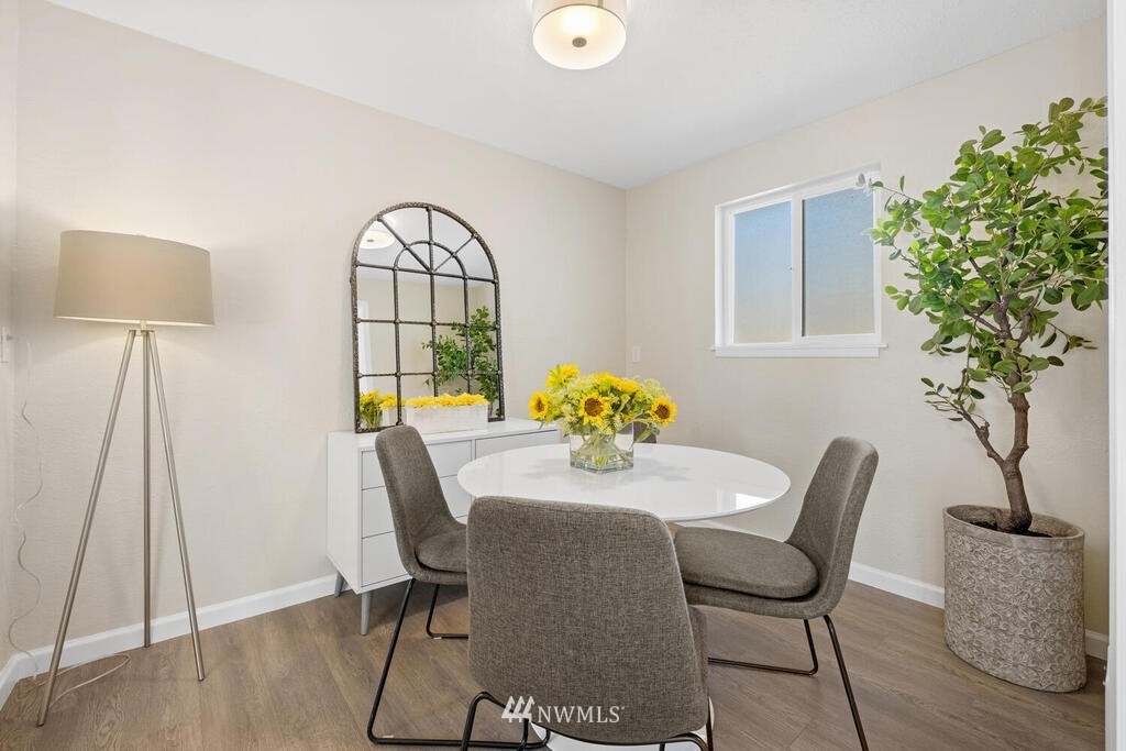 12419 Southeast Petrovitsky Road Renton, WA 98058 - Photo 8 of 21 Gallery Image 8