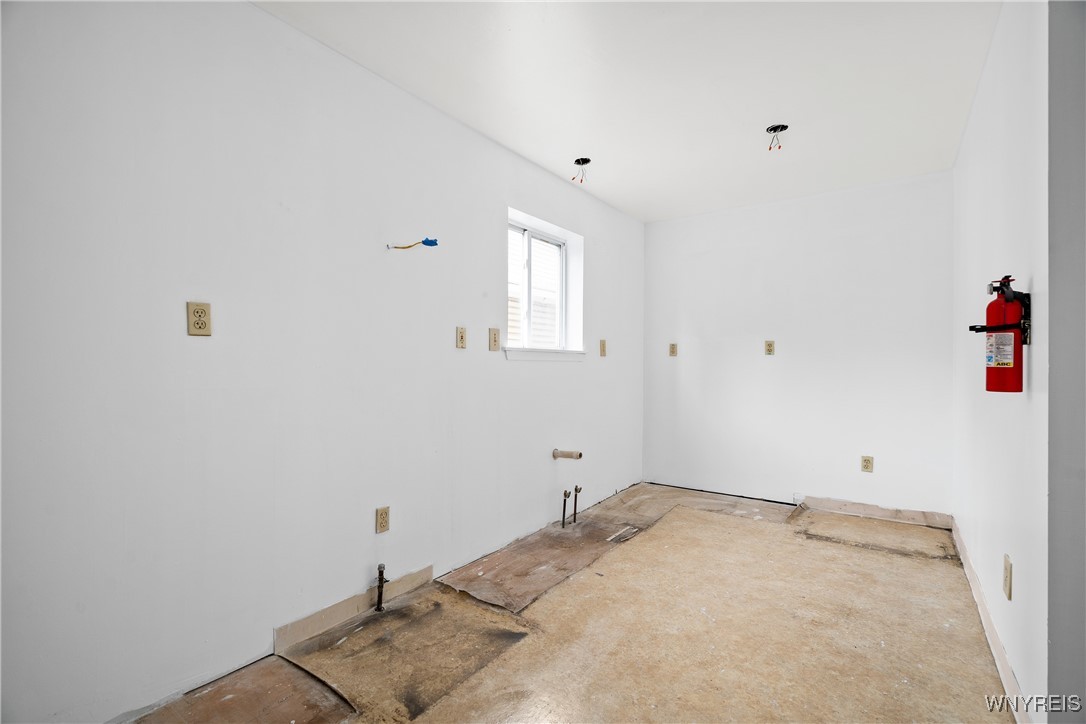 71 Hoyt Street Buffalo, NY 14213 - Photo 14 of 35