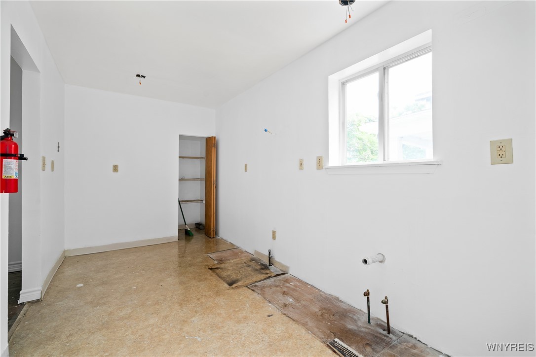 71 Hoyt Street Buffalo, NY 14213 - Photo 15 of 35