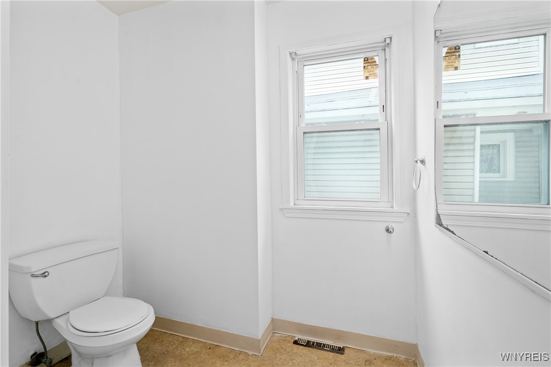 71 Hoyt Street Buffalo, NY 14213 - Photo 16 of 35