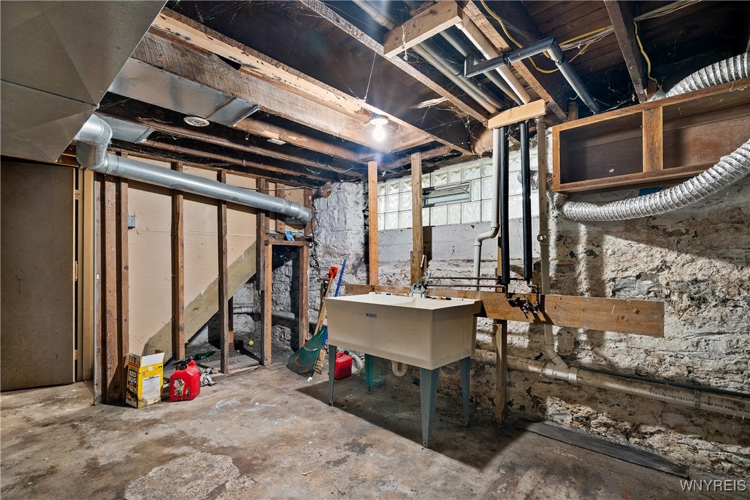 71 Hoyt Street Buffalo, NY 14213 - Photo 28 of 35