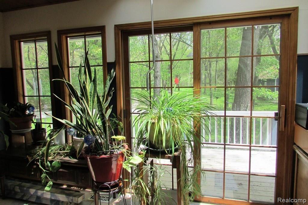 2846 Fenton Road Hartland, MI 48353 - Photo 14 of 33 Sun Room