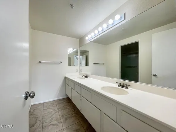 $3,600 | 723 Kingfisher Way, Oxnard, CA 93030