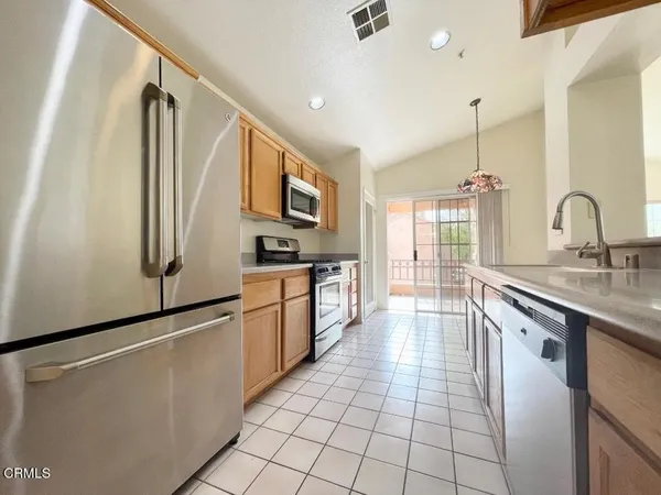 $3,600 | 723 Kingfisher Way, Oxnard, CA 93030