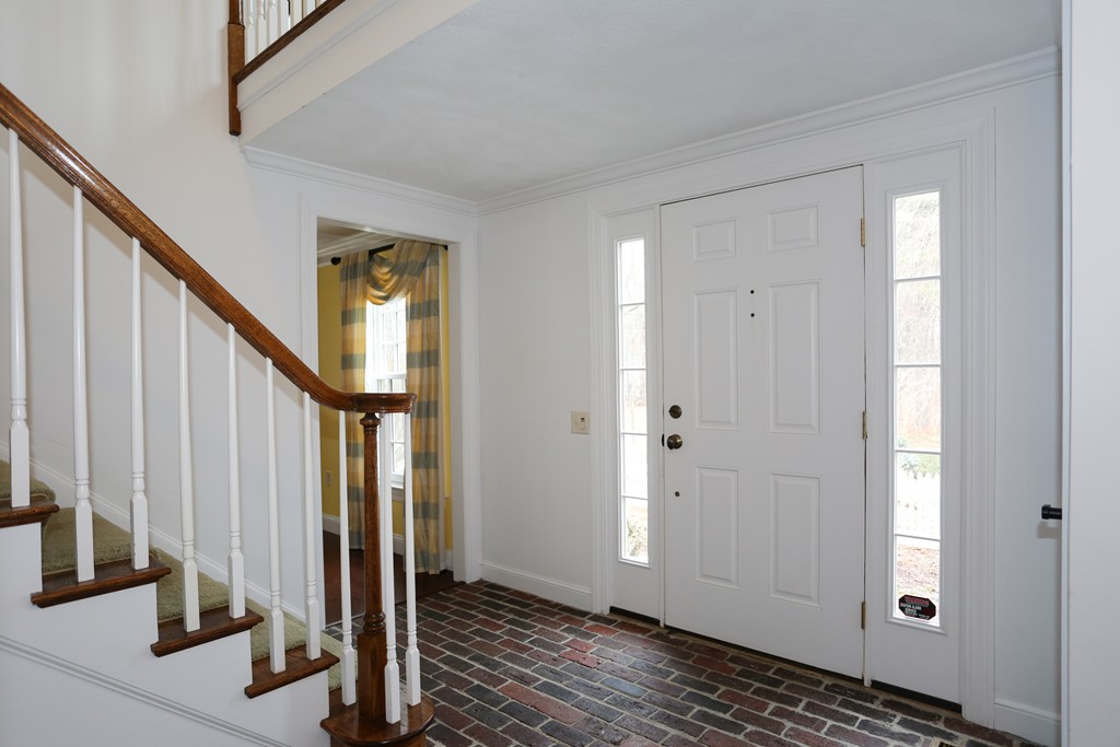 35 Field Road Sudbury, MA 01776 - Photo 3 of 30