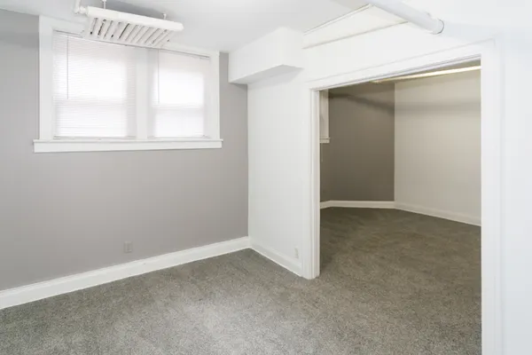 $2,047 | 629 West Cornelia Avenue, Unit GDN, Chicago, IL 60657