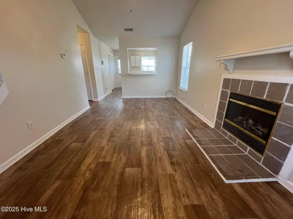$1,400 | 400 Meadowbrook Lane, Jacksonville, NC 28546