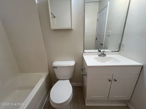 $1,400 | 400 Meadowbrook Lane, Jacksonville, NC 28546