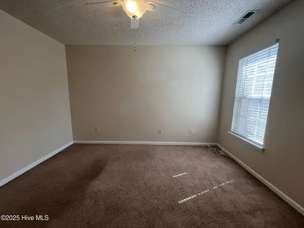 $1,400 | 400 Meadowbrook Lane, Jacksonville, NC 28546