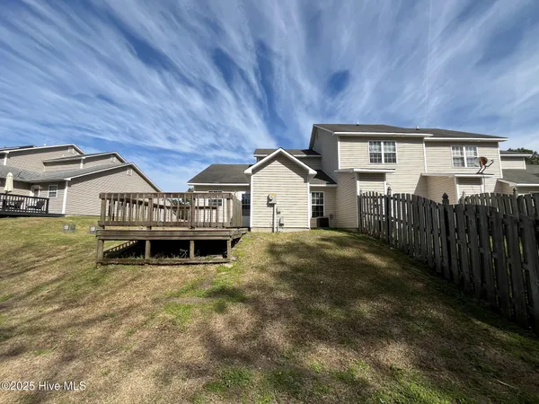$1,400 | 400 Meadowbrook Lane, Jacksonville, NC 28546