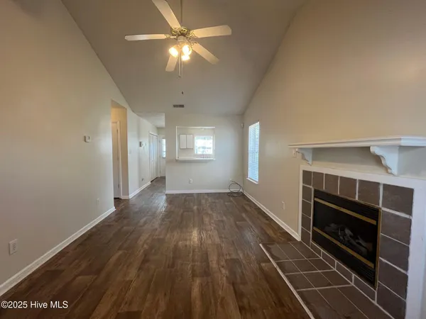 $1,400 | 400 Meadowbrook Lane, Jacksonville, NC 28546