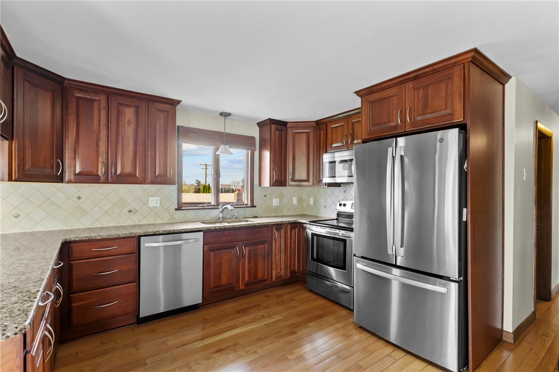 374 Gooseberry Road South Kingstown, RI 02879 - Photo 5 of 37 Gallery Image 5