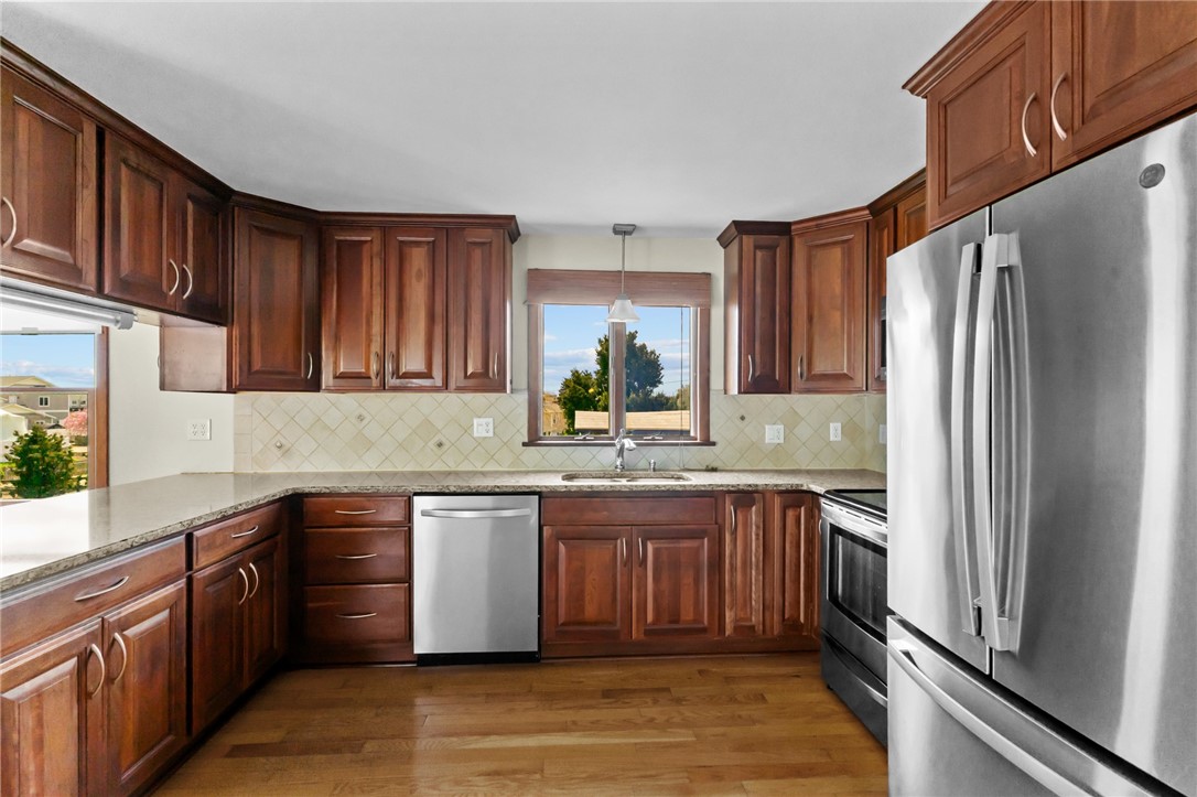 374 Gooseberry Road South Kingstown, RI 02879 - Photo 6 of 37 Gallery Image 6