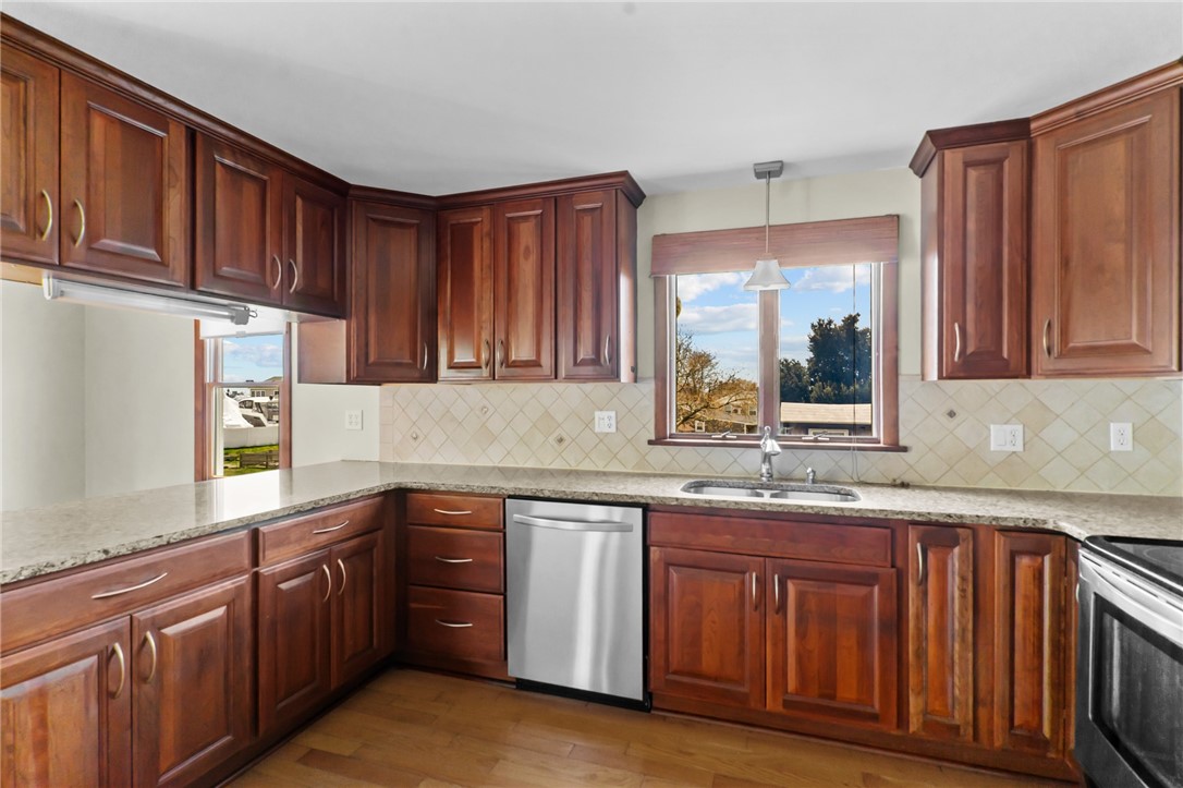 374 Gooseberry Road South Kingstown, RI 02879 - Photo 7 of 37 Gallery Image 7