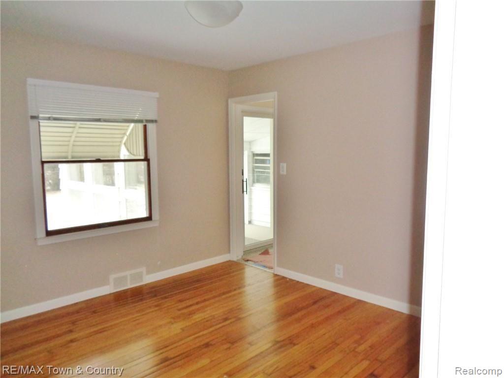 3007 Miller Road Flint, MI 48503 - Photo 21 of 40 DSC00712.JPG